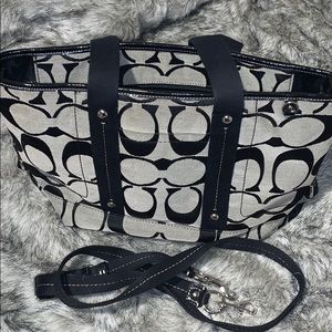 Shoulder Bag Crossbody Signature Kyra Coach